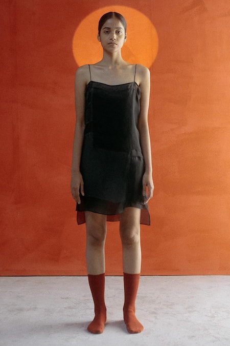 Shop Ituvana Black Silk Organza Sweetheart Neck Panel Sleeveless Dress at Aza Fashions Shop_Ituvana_Black Silk Organza Sweetheart Neck Panel Sleeveless Dress _at_Aza_Fashions