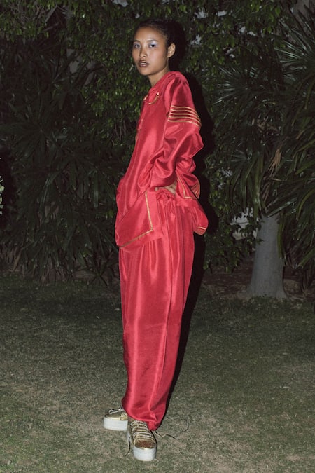 Shop Ituvana Red Silk Gota Patti Halter Neck Embellished Hooded Kurta Set at Aza Fashions Shop_Ituvana_Red Silk Gota Patti Halter Neck Embellished Hooded Kurta Set _at_Aza_Fashions