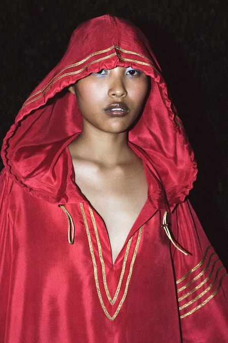 Ituvana Red Silk Gota Patti Halter Neck Embellished Hooded Kurta Set Online at Aza Fashions Ituvana_Red Silk Gota Patti Halter Neck Embellished Hooded Kurta Set _Online_at_Aza_Fashions