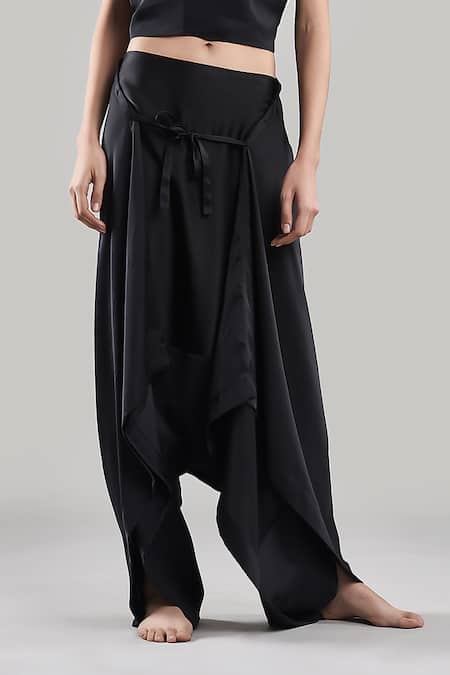 Buy Ituvana Black Silk V-neck Top And Dhoti Pant Set Online at Aza Fashions Buy_Ituvana_Black Silk V-neck Top And Dhoti Pant Set _Online_at_Aza_Fashions