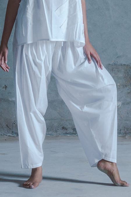 Ituvana White Cotton Applique Collared Shirt And Salwar Set Online at Aza Fashions Ituvana_White Cotton Applique Collared Shirt And Salwar Set _Online_at_Aza_Fashions