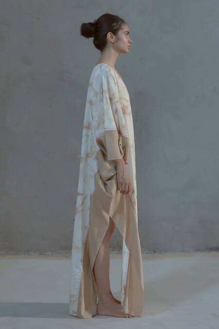 Ituvana Beige Cotton Embroidery V-neck Tie Dye V Kaftan Online at Aza Fashions Ituvana_Beige Cotton Embroidery V-neck Tie Dye V Kaftan _Online_at_Aza_Fashions