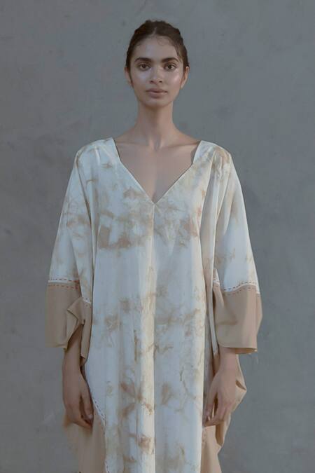Buy Ituvana Beige Cotton Embroidery V-neck Tie Dye V Kaftan Online at Aza Fashions Buy_Ituvana_Beige Cotton Embroidery V-neck Tie Dye V Kaftan _Online_at_Aza_Fashions