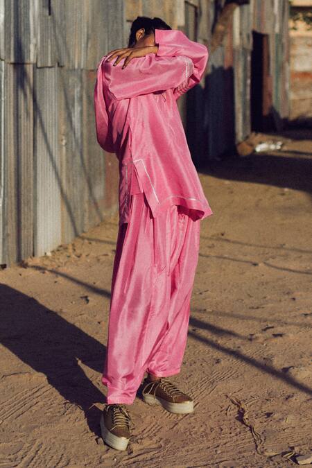 Shop Ituvana Pink Silk Gota Patti Halter Neck Hooded Work Kurta Set Online at Aza Fashions Shop_Ituvana_Pink Silk Gota Patti Halter Neck Hooded Work Kurta Set _Online_at_Aza_Fashions