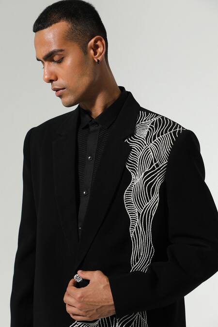 Buy_Sulakshna Jasra_Black Crepe Cut Work Dori Embroidered Suit And Pant Set 