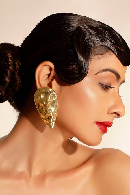 Buy Bijoux By Priya Chandna Gold Plated Metallic Thread Textured Drop Earrings Online at Aza Fashions Buy_Bijoux By Priya Chandna_Gold Plated Metallic Thread Textured Drop Earrings _Online_at_Aza_Fashions