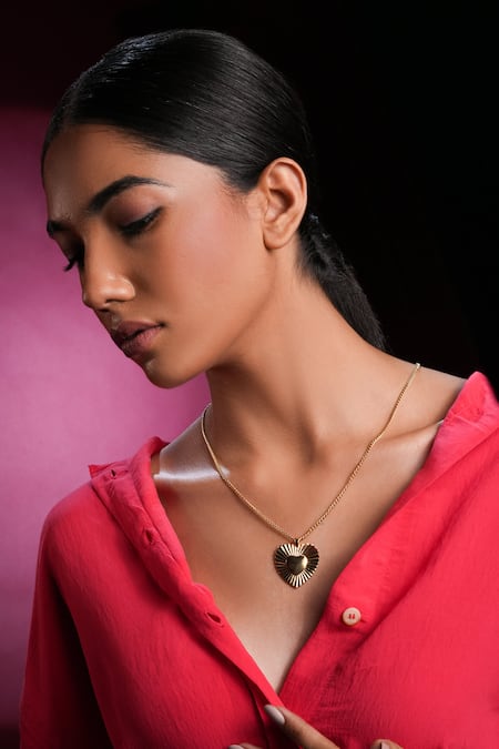 Bijoux By Priya Chandna Gold Plated Textured Heart Pendant Necklace 