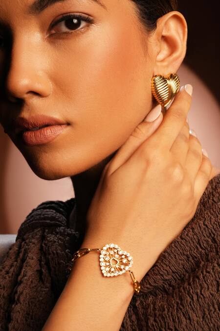 Bijoux By Priya Chandna Gold Plated Crystals Heart Link Bracelet Online at Aza Fashions Bijoux By Priya Chandna_Gold Plated Crystals Heart Link Bracelet _Online_at_Aza_Fashions