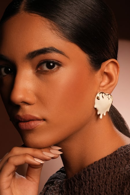 Bijoux By Priya Chandna_White Gold Plated Dripping Heart Resin Studs _Online_at_Aza_Fashions