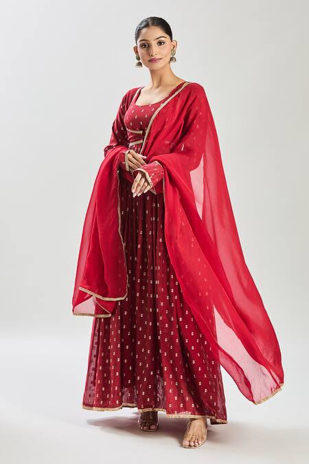 Samyukta Singhania Red Chanderi, Organza Embroidery, Lace Floral Woven Anarkali Set With Jacket at Aza Fashions Samyukta Singhania_Red Chanderi, Organza Embroidery, Lace Floral Woven Anarkali Set With Jacket _at_Aza_Fashions