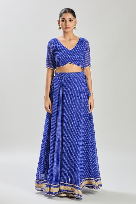 Naintara Bajaj_Blue Georgette Lace V-neck Embellished Leheriya Lehenga Set _at_Aza_Fashions