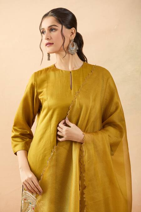 Brij_Yellow Linen, Satin Embroidery, Zari Round Floral Applique Thread Kurta Set _Online_at_Aza_Fashions