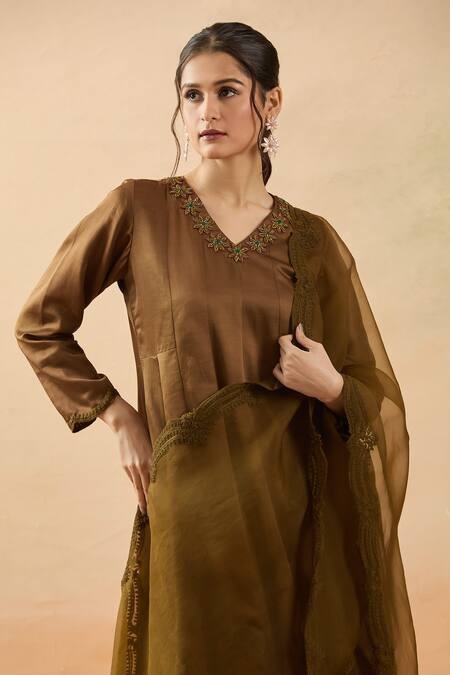 Buy Brij Brown Organza, Linen Embroidery V-neck Thread Kurta Set Online at Aza Fashions Buy_Brij_Brown Organza, Linen Embroidery V-neck Thread Kurta Set _Online_at_Aza_Fashions