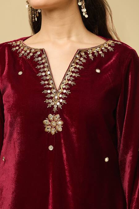 Pouli Pret Maroon Velvet, Cotton Mirrors, Zari, Embroidery Split V-neck Zardozi Kurta Set Online at Aza Fashions Pouli Pret_Maroon Velvet, Cotton Mirrors, Zari, Embroidery Split V-neck Zardozi Kurta Set _Online_at_Aza_Fashions