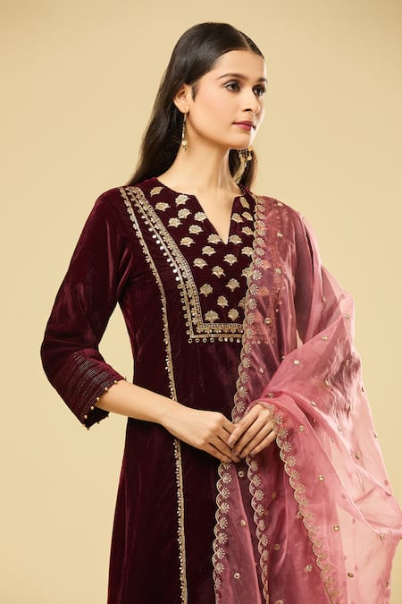 Pouli Pret Maroon Velvet, Cotton, Organza Mirrors, Sequins, Zari Embroidered Kurta Set Online at Aza Fashions Pouli Pret_Maroon Velvet, Cotton, Organza Mirrors, Sequins, Zari Embroidered Kurta Set _Online_at_Aza_Fashions