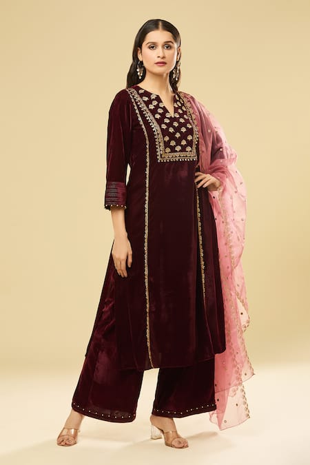 Pouli Pret Maroon Velvet, Cotton, Organza Mirrors, Sequins, Zari Embroidered Kurta Set at Aza Fashions Pouli Pret_Maroon Velvet, Cotton, Organza Mirrors, Sequins, Zari Embroidered Kurta Set _at_Aza_Fashions