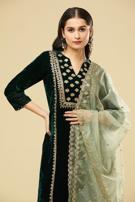 Pouli Pret_Green Velvet, Cotton, Organza Sequins, Zari Embroidered Kurta Palazzo Set _Online_at_Aza_Fashions