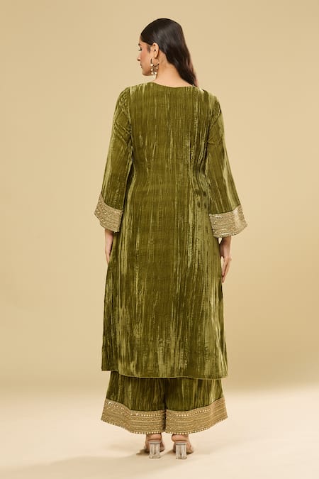 Shop Pouli Pret Green Velvet, Organza, Linen Mirrors, Sequins, Zari And Embroidered Kurta Set at Aza Fashions Shop_Pouli Pret_Green Velvet, Organza, Linen Mirrors, Sequins, Zari And Embroidered Kurta Set _at_Aza_Fashions