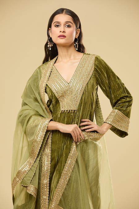 Buy Pouli Pret Green Velvet, Organza, Linen Mirrors, Sequins, Zari And Embroidered Kurta Set Online at Aza Fashions Buy_Pouli Pret_Green Velvet, Organza, Linen Mirrors, Sequins, Zari And Embroidered Kurta Set _Online_at_Aza_Fashions