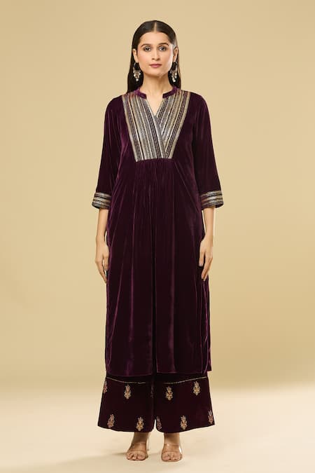 Pouli Pret_Purple Velvet, Organza, Cotton Pearls, Sequins, Embroidery Zari Kurta Set _at_Aza_Fashions