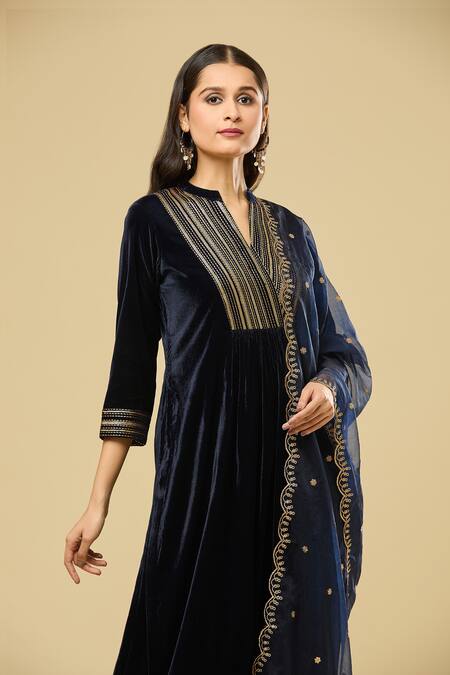 Pouli Pret Blue Velvet, Organza, Cotton Pearls, Sequins, Zari, Embroidery Kurta Pant Set Online at Aza Fashions Pouli Pret_Blue Velvet, Organza, Cotton Pearls, Sequins, Zari, Embroidery Kurta Pant Set _Online_at_Aza_Fashions