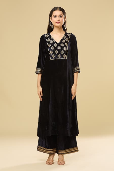 Shop Pouli Pret Blue Velvet, Cotton Pearls, Sequins, Zari V-neck Navy Embroidered Kurta Set Online at Aza Fashions Shop_Pouli Pret_Blue Velvet, Cotton Pearls, Sequins, Zari V-neck Navy Embroidered Kurta Set _Online_at_Aza_Fashions