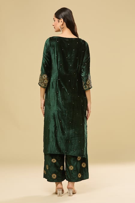 Pouli Pret Emerald Green Zari Embroidered Kurta Set 