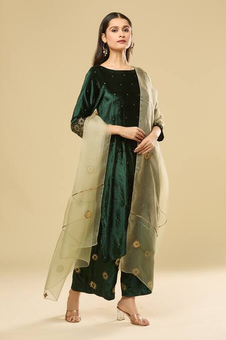 Pouli Pret Green Velvet, Cotton, Chiffon Sequins, Zari, Embroidery Emerald Kurta Set at Aza Fashions Pouli Pret_Green Velvet, Cotton, Chiffon Sequins, Zari, Embroidery Emerald Kurta Set _at_Aza_Fashions