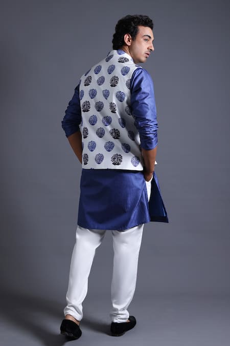 Shop Thetaa White Cotton, Silk Floral Butti Print Bundi And Kurta Set at Aza Fashions Shop_Thetaa_White Cotton, Silk Floral Butti Print Bundi And Kurta Set _at_Aza_Fashions