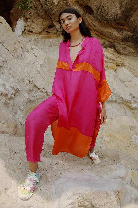 Ituvana_Orange Silk Mandarin Collar Color Block Kurta And Pyjama Set _Online_at_Aza_Fashions