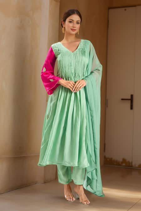 Samyukta Singhania Heart Embroidered Green Kurta Set 