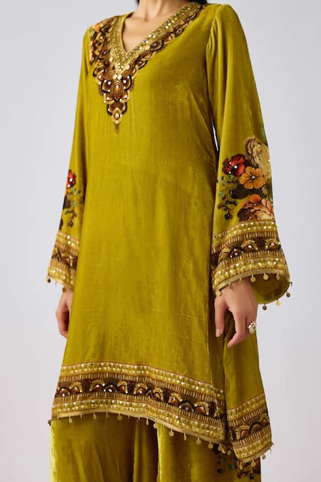 Buy_Basanti Kapde aur Koffee_Green Velvet Mirrors, Sequins, Smocking, Beads V-neck Embellished Kurta Set_Online_at_Aza_Fashions