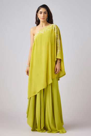Basanti Kapde aur Koffee Aari Embroidered One Shoulder Kaftan Set 