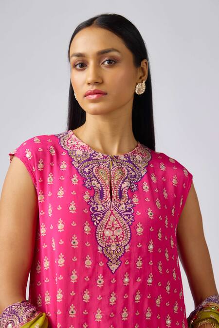 Shop_Basanti - Kapde Aur Koffee_Green Chiffon Mirrors, Sequins Round Neck Gulshan Print Cape And Flared Pant Set_Online_at_Aza_Fashions