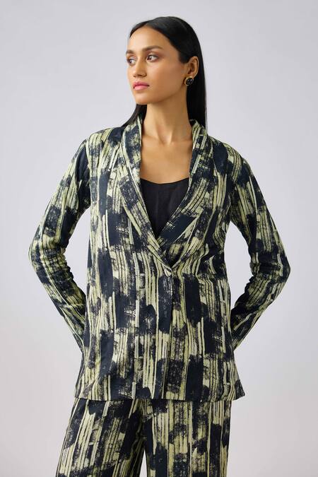 Shop Basanti - Kapde Aur Koffee Black Muslin Embroidery Scoop Neck Abstract Print Blazer Pant Set Online at Aza Fashions Shop_Basanti - Kapde Aur Koffee_Black Muslin Embroidery Scoop Neck Abstract Print Blazer Pant Set _Online_at_Aza_Fashions