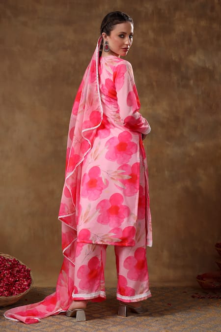 Pomcha Jaipur Pink Muslin, Organza Lace, Embroidery Floral Printed Kurta Set With Dupatta Online at Aza Fashions Pomcha Jaipur_Pink Muslin, Organza Lace, Embroidery Floral Printed Kurta Set With Dupatta _Online_at_Aza_Fashions