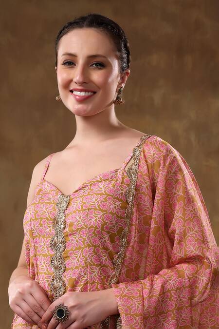 Buy Pomcha Jaipur Brown Muslin, Organza Gota Patti Sweetheart Floral Lace Embellished Kurta Set Buy_Pomcha Jaipur_Brown Muslin, Organza Gota Patti Sweetheart Floral Lace Embellished Kurta Set