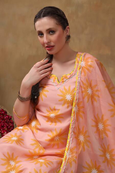 Buy Pomcha Jaipur Peach Muslin, Organza Gota Patti Split V-neck Flower Print Kurta Set Online at Aza Fashions Buy_Pomcha Jaipur_Peach Muslin, Organza Gota Patti Split V-neck Flower Print Kurta Set _Online_at_Aza_Fashions
