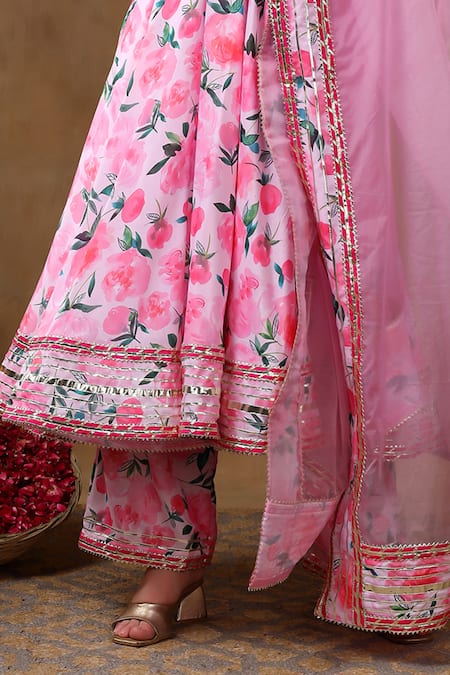 Buy_Pomcha Jaipur_Pink Muslin, Organza Gota Patti, Embroidery Split Lace Embellished Anarkali Set _Online_at_Aza_Fashions