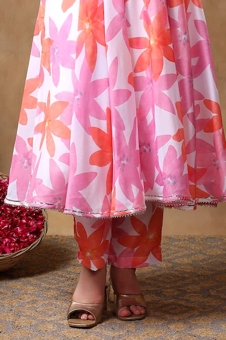 Buy Pomcha Jaipur Pink Muslin, Organza Gota Patti, Embroidery V-neck Florette Print Anarkali Set Buy_Pomcha Jaipur_Pink Muslin, Organza Gota Patti, Embroidery V-neck Florette Print Anarkali Set