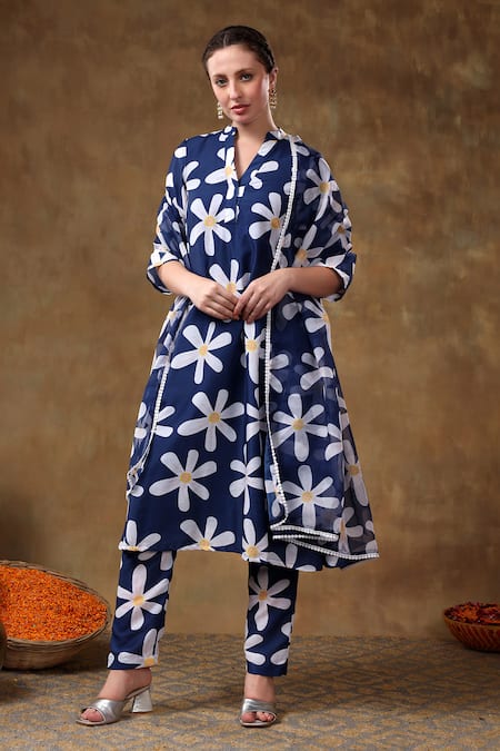 Buy Pomcha Jaipur Blue Muslin, Organza Embroidery Mandarin Collar Daisy Print Kurta Pant Set Online at Aza Fashions Buy_Pomcha Jaipur_Blue Muslin, Organza Embroidery Mandarin Collar Daisy Print Kurta Pant Set _Online_at_Aza_Fashions