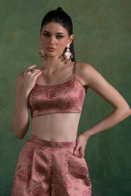 Lashkaraa Peach Brocade, Net Sequins, Zari, Embroidery Round Neck Bloom Jaal Set at Aza Fashions Lashkaraa_Peach Brocade, Net Sequins, Zari, Embroidery Round Neck Bloom Jaal Set_at_Aza_Fashions