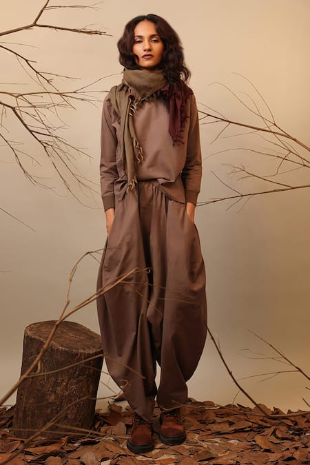 Buy MATI_1 Beige Cotton Solid Dhoti Style Balloon Pant Online at Aza Fashions Buy_MATI_1_Beige Cotton Solid Dhoti Style Balloon Pant _Online_at_Aza_Fashions