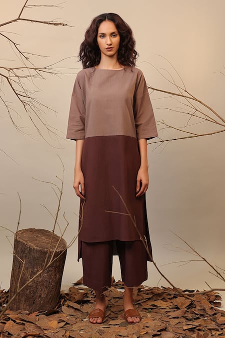 Mati_Brown Cotton Solid Straight Capri Pant _Online_at_Aza_Fashions