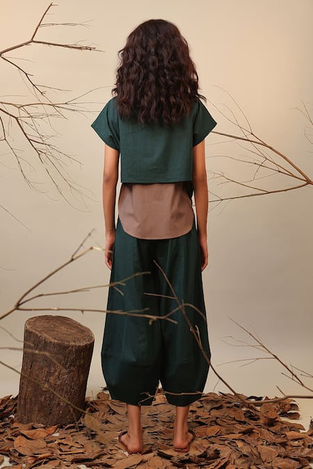 Shop MATI_1 Green Cotton Round Neck Color Block Kaftan Top at Aza Fashions Shop_MATI_1_Green Cotton Round Neck Color Block Kaftan Top _at_Aza_Fashions