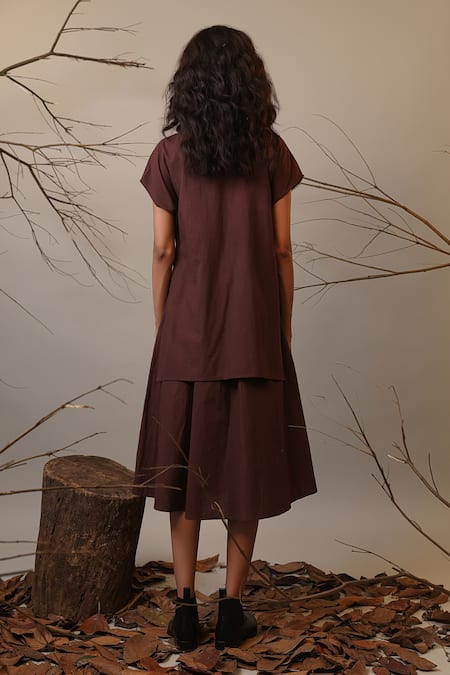 Shop MATI_1 Brown Cotton Crew Neck Color Block Midi Dress at Aza Fashions Shop_MATI_1_Brown Cotton Crew Neck Color Block Midi Dress _at_Aza_Fashions