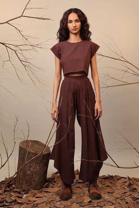 MATI_1 Brown Cotton Round Neck Solid Raglan Crop Top Online at Aza Fashions MATI_1_Brown Cotton Round Neck Solid Raglan Crop Top _Online_at_Aza_Fashions