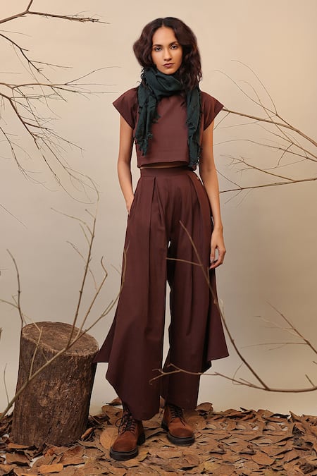 Buy MATI_1 Brown Cotton Round Neck Solid Raglan Crop Top Online at Aza Fashions Buy_MATI_1_Brown Cotton Round Neck Solid Raglan Crop Top _Online_at_Aza_Fashions