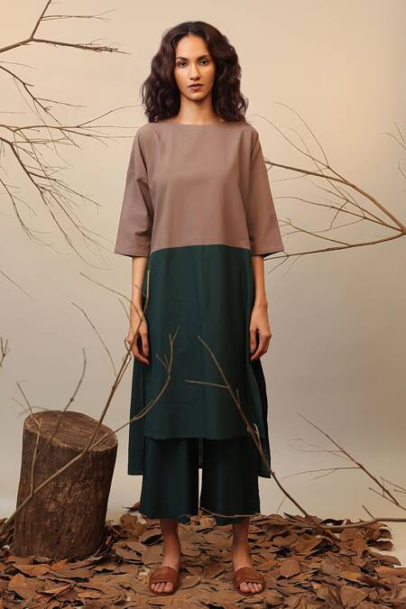MATI_1 Beige Cotton Round Neck And Green Color Block Tunic Online at Aza Fashions MATI_1_Beige Cotton Round Neck And Green Color Block Tunic _Online_at_Aza_Fashions