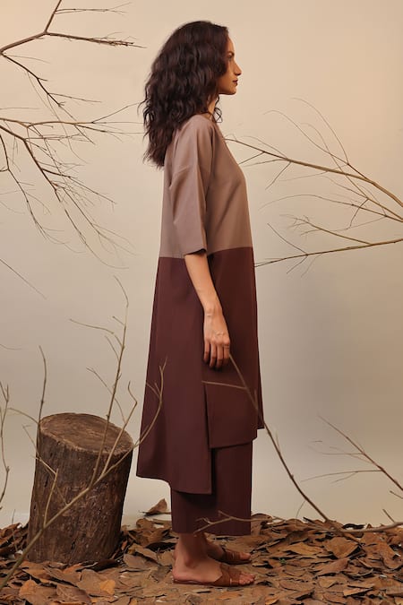 MATI_1 Beige Cotton Round Neck Brown Color Block Tunic And Capri Set at Aza Fashions MATI_1_Beige Cotton Round Neck Brown Color Block Tunic And Capri Set _at_Aza_Fashions